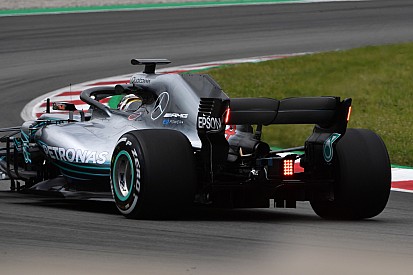 Los coches de F1 tendrán luces de lluvia en el alerón trasero en 2019