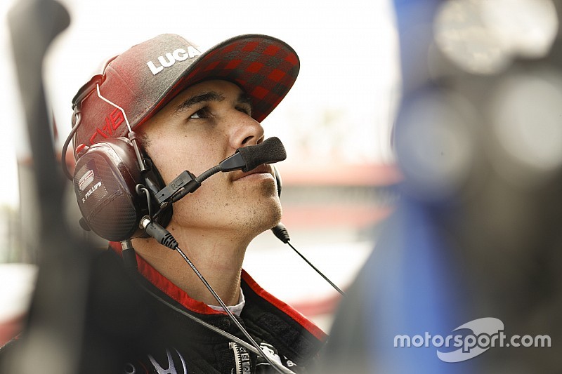 Wickens posts further gait-walking video