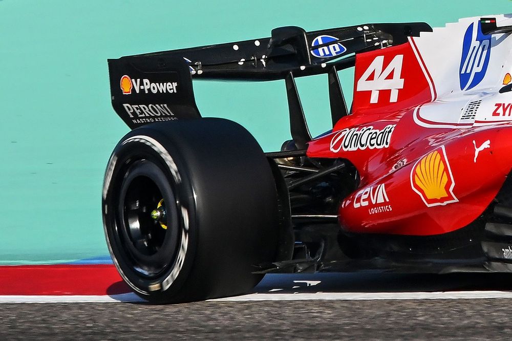 Ferrari to use rotating rear wing at F1 Chinese GP - Lewis Hamilton