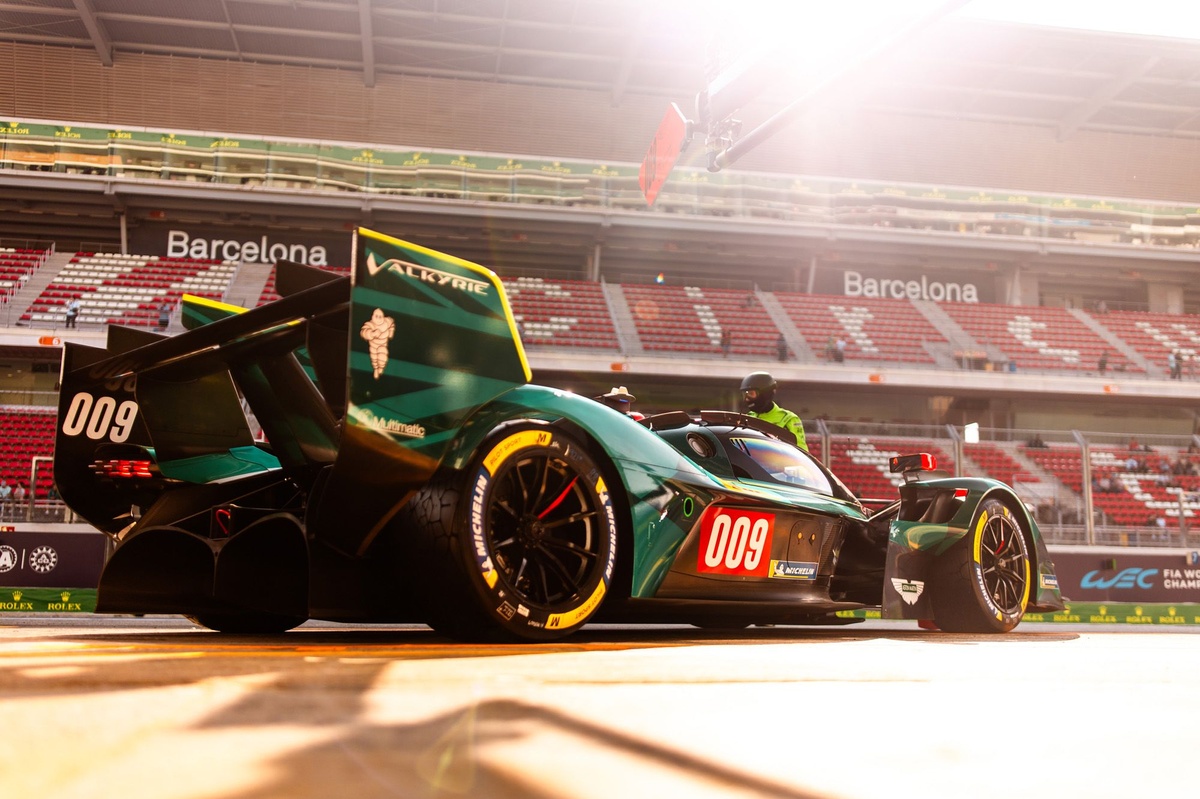 El espectacular Aston Martin inspirado en la F1 fue visto en pruebas mientras surgen afirmaciones de récord