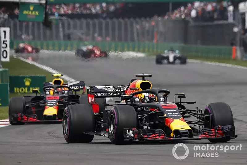Daniel Ricciardo, Red Bull Racing RB14 y Max Verstappen, Red Bull Racing RB14 