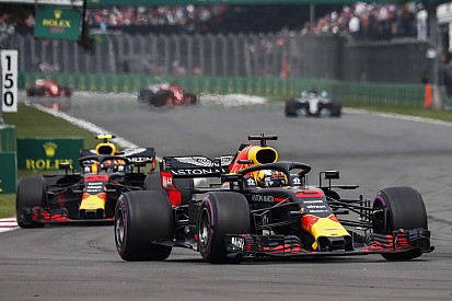 Red Bull: Verstappen, 2018'de Ricciardo'ya "açık şekilde" üstünlük kurdu