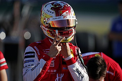 A Ferraritól igazolt versenyzőt a Renault F1 Team