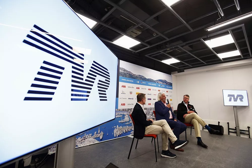 Matt Scammel, Les Edgar, pr&eacute;sident TVR, Jim Berriman, PDG de TVR