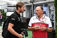 Grosjean ve a Ferrari F1 en la pelea con Vasseur