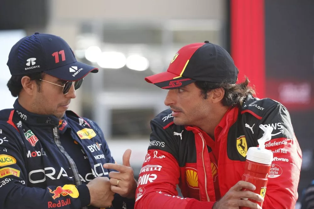 Sergio P&eacute;rez, Red Bull Racing, Carlos Sainz, Scuderia Ferrari
