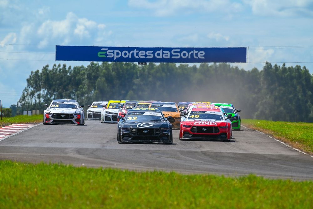 Largada da NASCAR Brasil