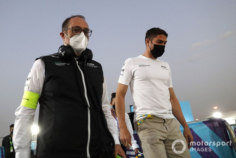 Edoardo Mortara, Venturi Racing, arrives back at the circuit