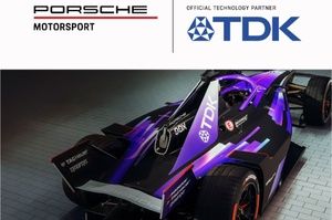 センドウ@ Amazon.com: MINI-Z AWD NISSAN Fairlady 240ZG White 32637W