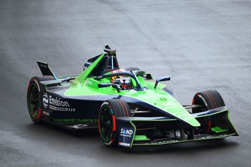 Buemi vuelve a subir al podio del E-Prix de Yakarta tras anularse su sanción