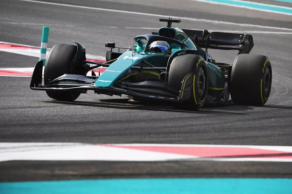 Fernando Alonso, Aston Martin AMR22
