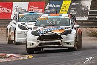 Zawodnicy wspierają relację