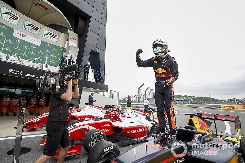 Race winner Juri Vips,  Hitech Grand Prix