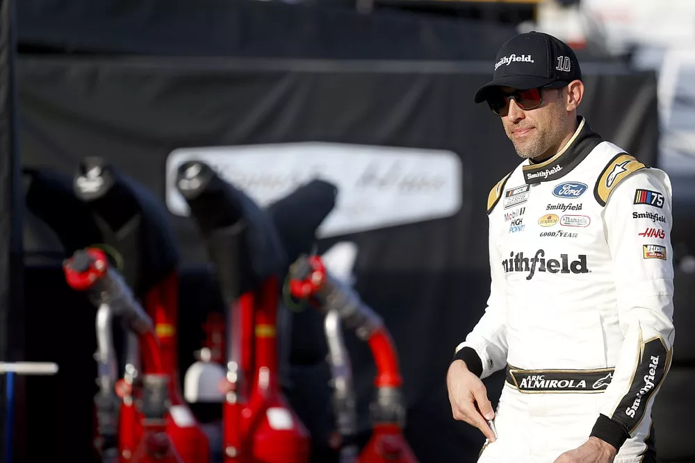 Aric Almirola, Stewart-Haas Racing, Smithfield Ford Mustang