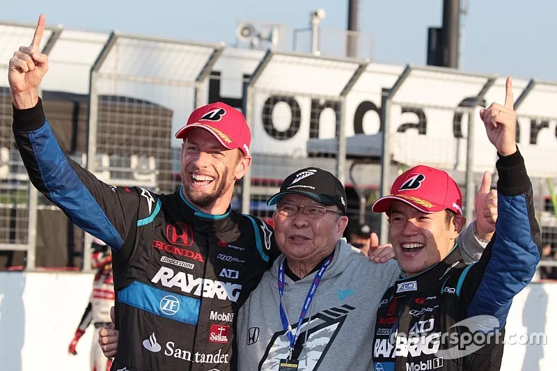 Jenson Button en Naoki Yamamoto, Team Kunimitsu met Kunimitsu Takahashi