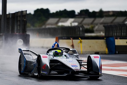Hamilton, Formula Ford'dan bile daha yavaş olan Formula E'ye geçmeyi düşünmüyor