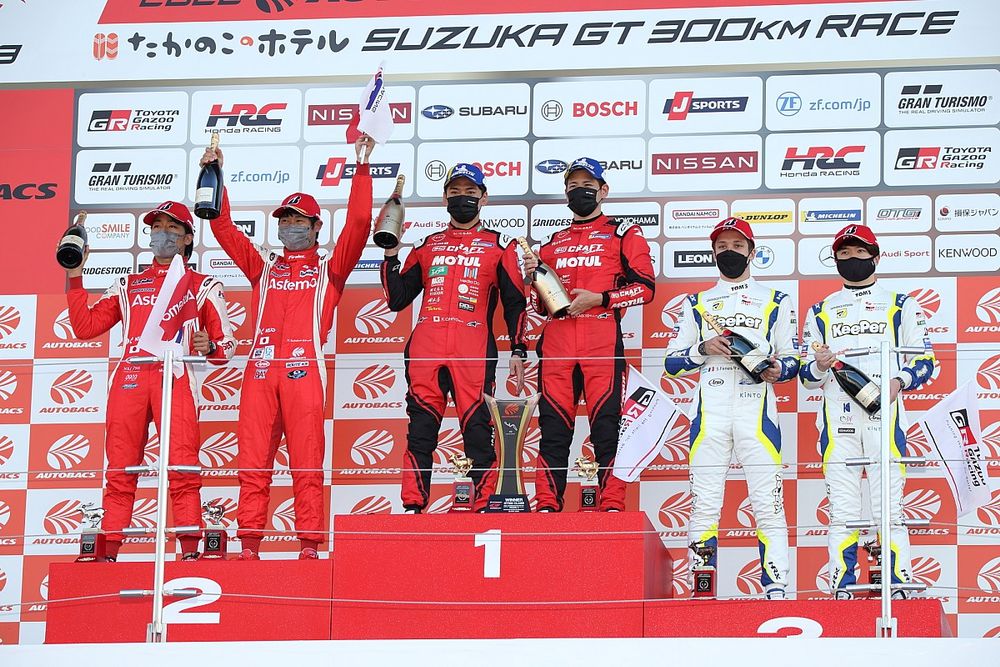 GT500 podium