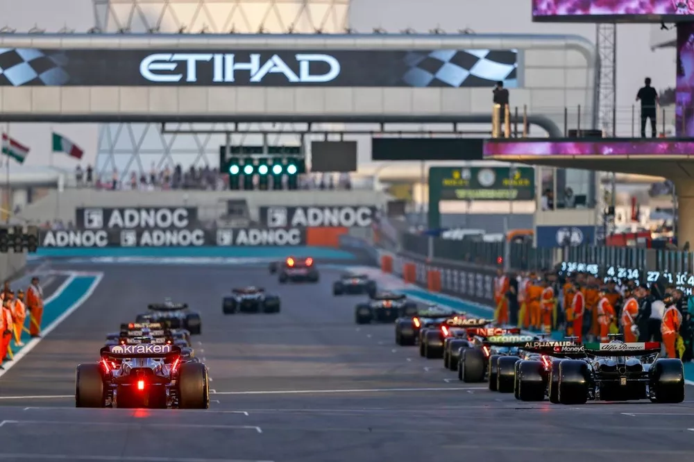 The drivers pull away for the formation lap prior to the start