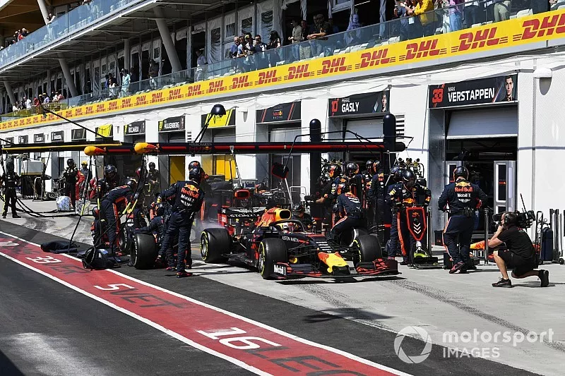 Max Verstappen, Red Bull Racing RB15, leaves his pit box after a stop