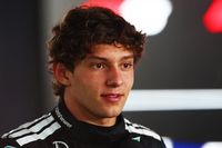 F1: Kimi Antonelli ganha carro esportivo da Mercedes, mas não pode dirigi-lo; entenda