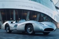 Este Mercedes de carreras es el segundo coche m&aacute;s caro jam&aacute;s subastado