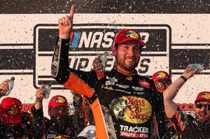 NASCAR Pocono: Briscoe ahorra combustible y logra una impresionante victoria