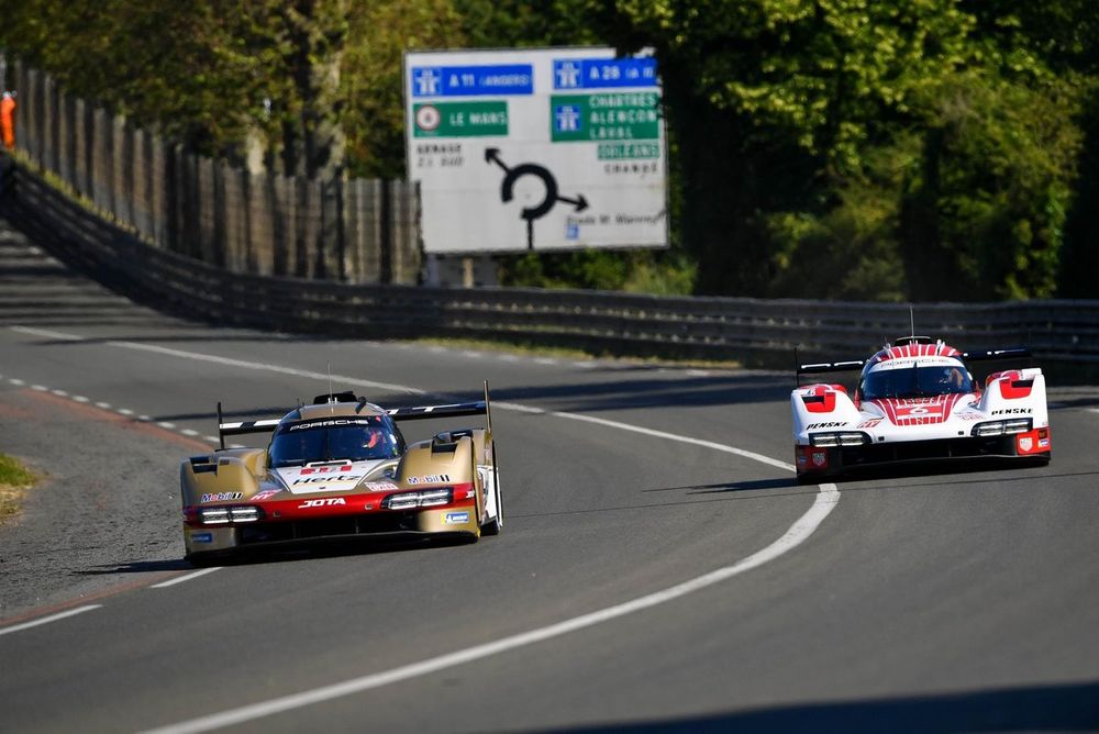 #12 Hertz Team Jota Porsche 963: William Stevens, Norman Nato, Callum Ilott, #6 Porsche Penske Motorsport Porsche 963: Kevin Estre, Andre Lotterer, Laurens Vanthoor