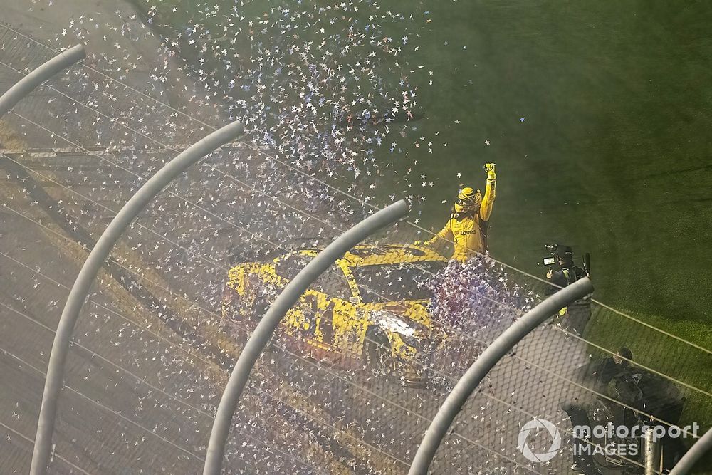 Ganador de la carrera Michael McDowell, Front Row Motorsports, Ford Mustang Love's Travel Stops