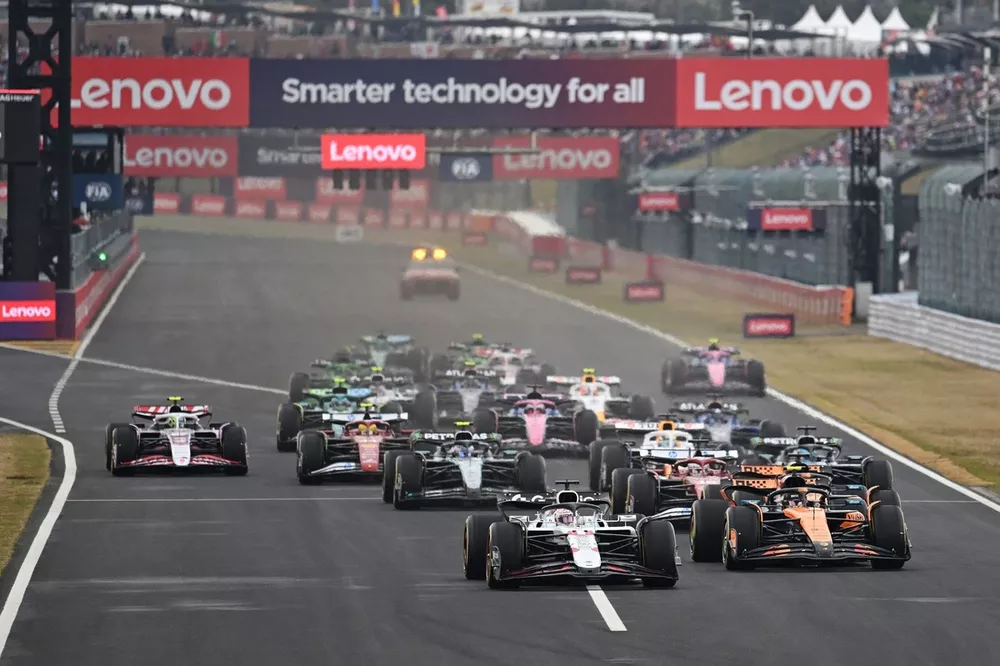 Lando Norris, McLaren, Oscar Piastri, McLaren, Max Verstappen, Red Bull Racing
