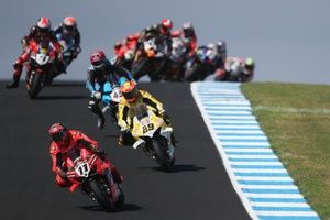 Bulega completa el 'hattrick' en Australia; Bautista remonta y acaba segundo