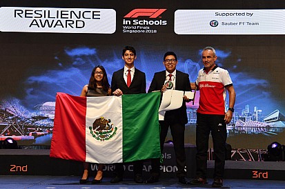 Jóvenes mexicanos ganan premios en competencia de "F1 in Schools"