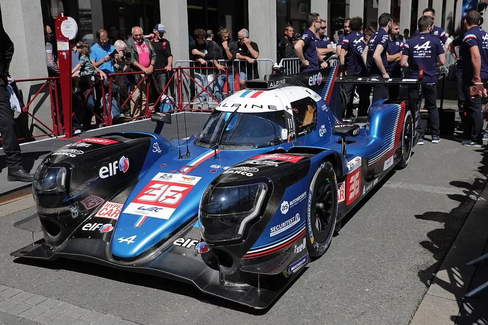 #36 Alpine Elf Team Alpine A480 - Gibson LMP1 of Andre Negrao, Nicolas Lapierre, Matthieu Vaxiviere