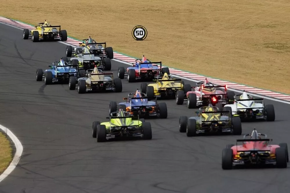 Carros da F4 Brasil no Velocitta