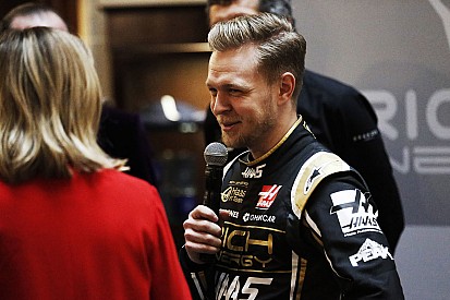 Magnussen espère que l'économie d'essence "stupide" est terminée