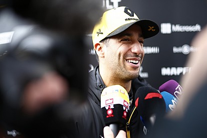 Ricciardo a hátsó szárnyas probléma ellenére sem aggódik a Renault miatt