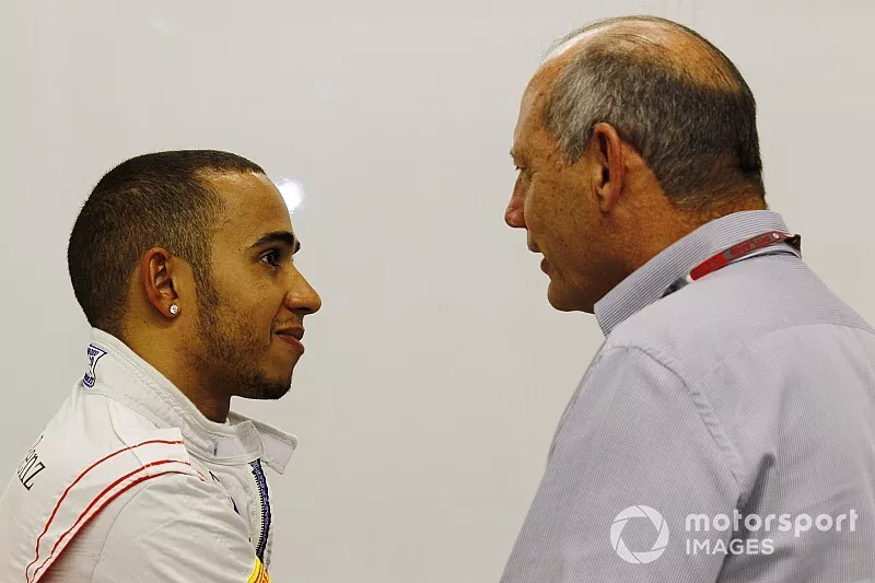 Lewis Hamilton, McLaren, avec Ron Dennis, pr&eacute;sident ex&eacute;cutif, McLaren Automotive