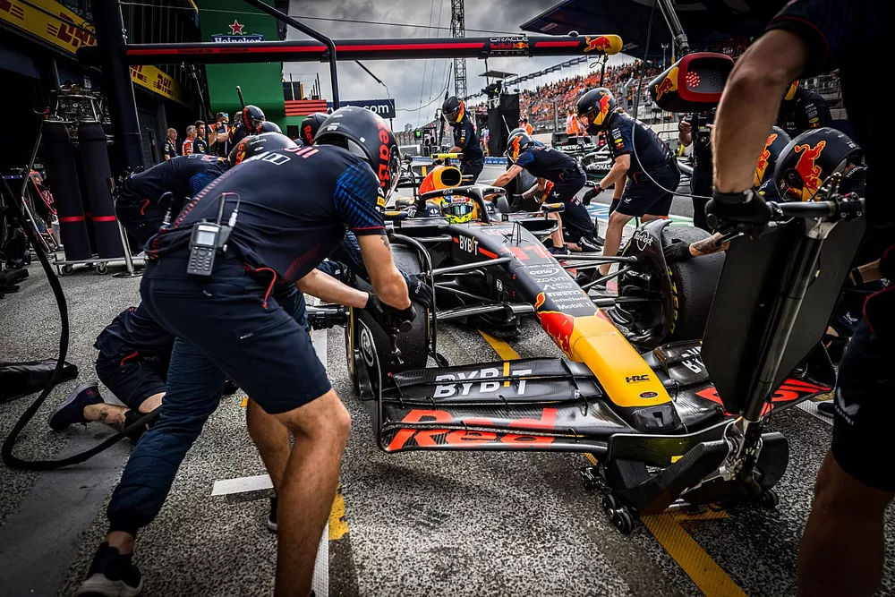Pitstop de Sergio P&eacute;rez, Red Bull Racing RB19