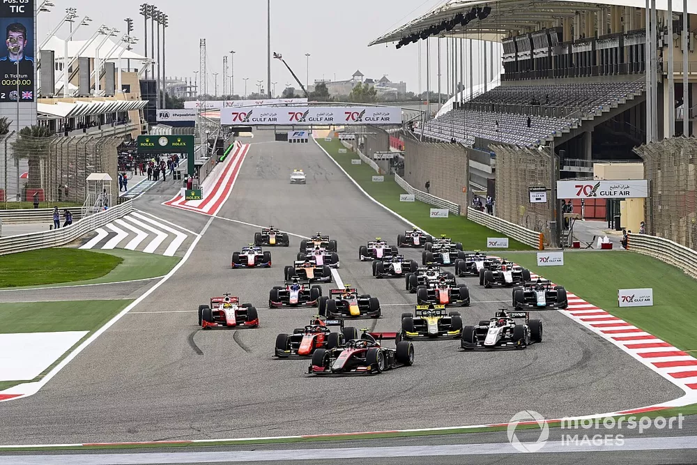 Callum Ilott, UNI-Virtuosi, Felipe Drugovich, MP Motorsport, Guanyu Zhou, UNI-Virtuosi en Marcus Armstrong, ART Grand Prix 