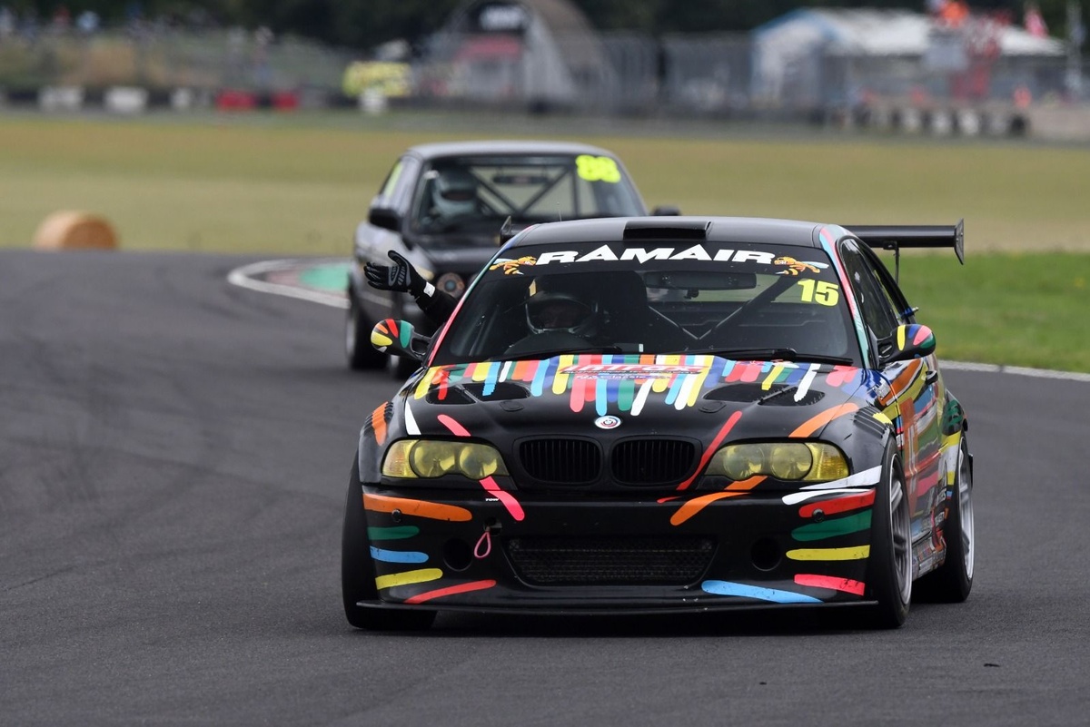 Stripes star as Crowhurst wins special BMW 3 Series celebration race