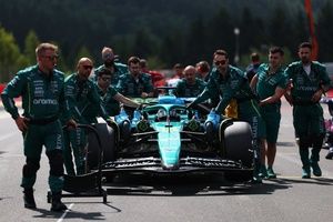 レッドブルのF1日本GP盛り上げるふたつの企画！ 特製ステッカー