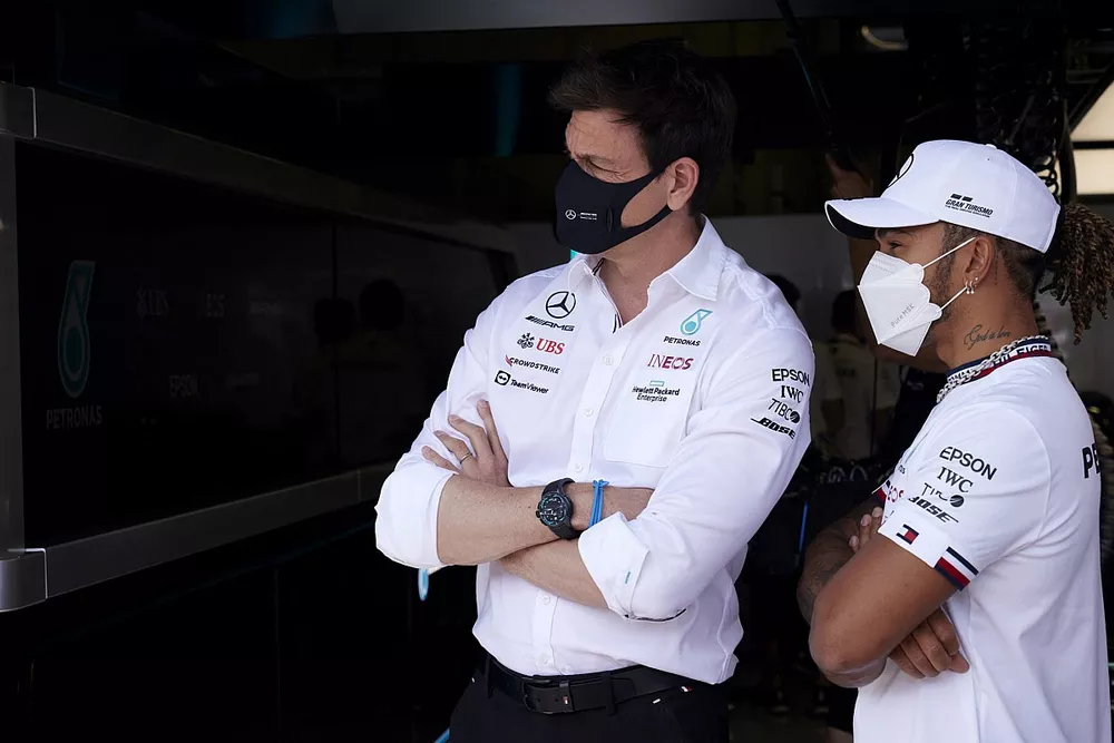 Lewis Hamilton, Mercedes, with Toto Wolff, Team Principal and CEO, Mercedes AMG