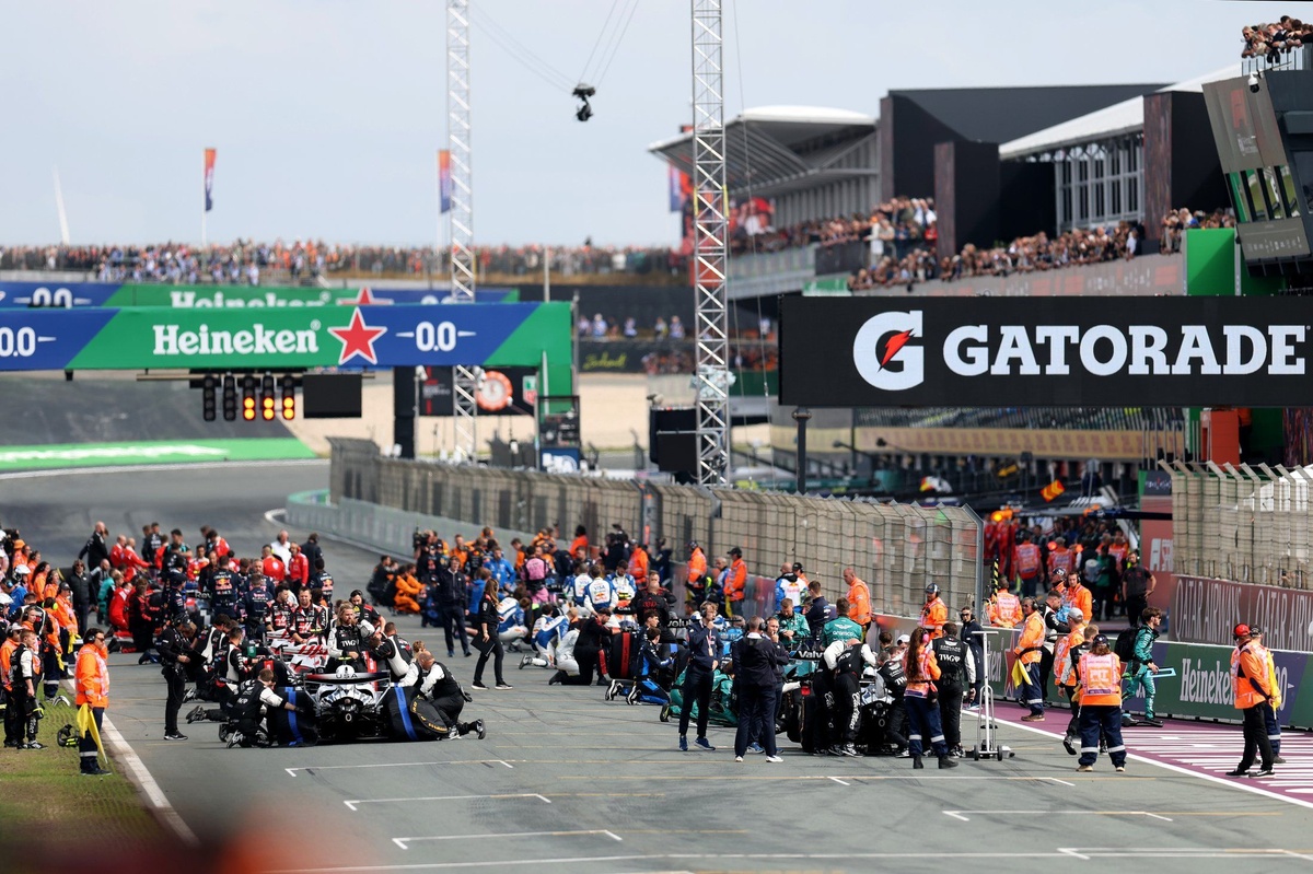 Verstappen y Hamilton se libran de una sanción en Zandvoort