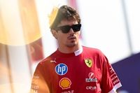 F1: Em fim de semana complicado no Catar, pilotos da Ferrari 'se divertem' com matemática do título 