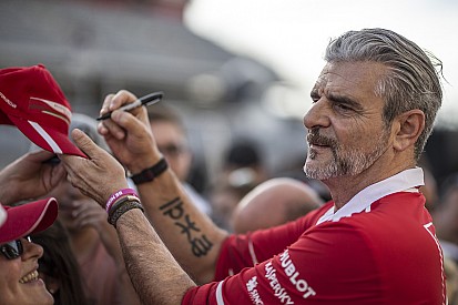 Chefe da Ferrari: punição a Verstappen "não é surpresa"
