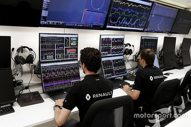 Renault F1 Team members at work