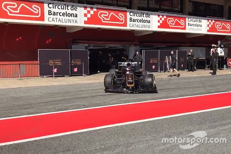 Haas, VF-19'u ilk kez piste çıkardı