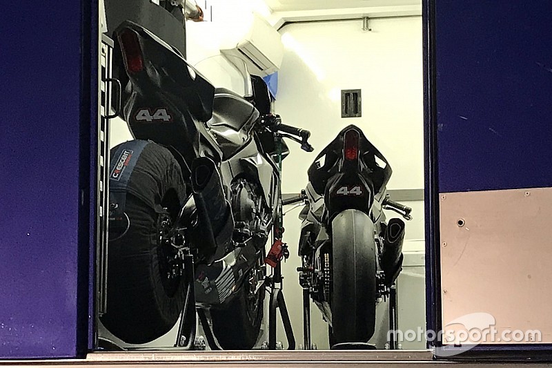 Hamilton kecelakaan saat tes World Superbike