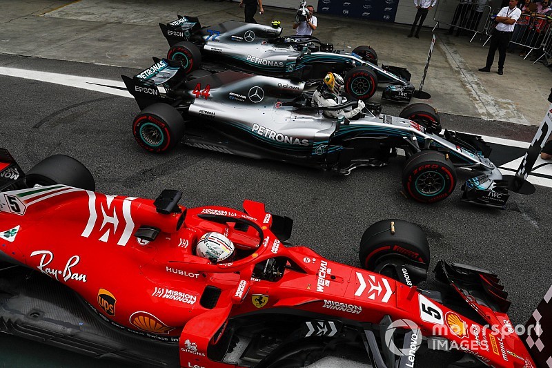 A rajongók 40%-a semmiképpen nem szerződtetné le Hamiltont a Ferrari helyében