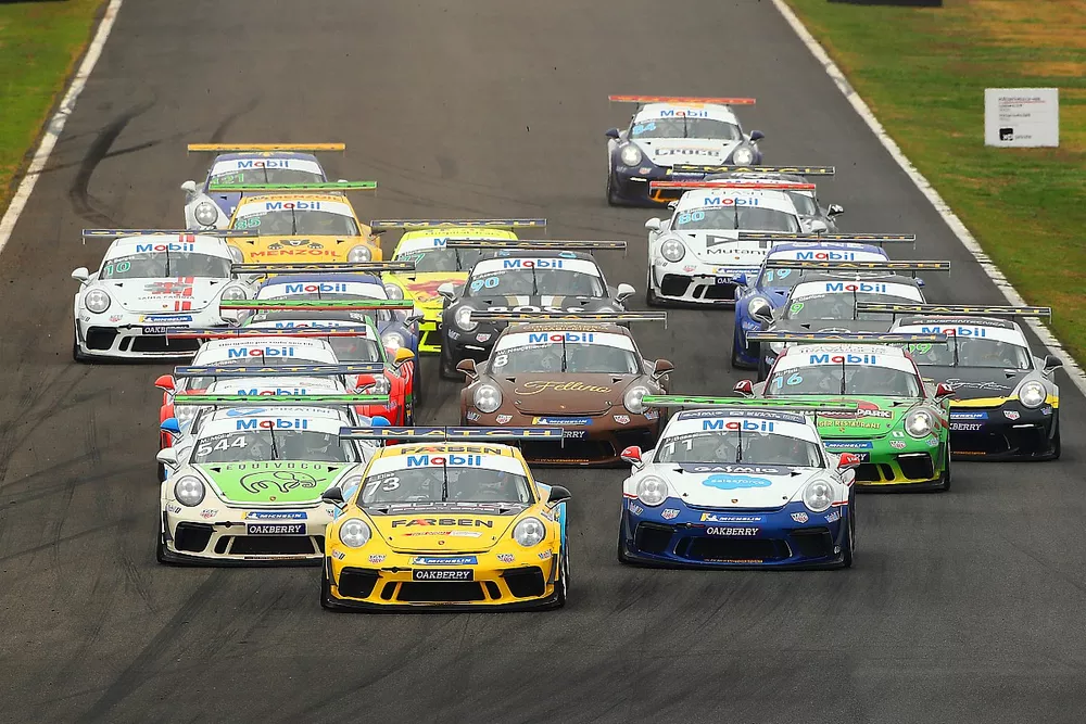 Largada da Porsche Carrera Cup em Goi&acirc;nia