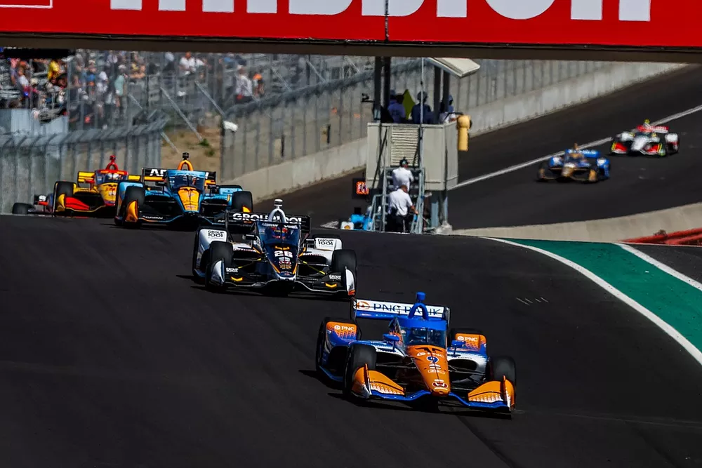 Scott Dixon, Chip Ganassi Racing Honda, Colton Herta, Andretti Autosport w/ Curb-Agajanian Honda